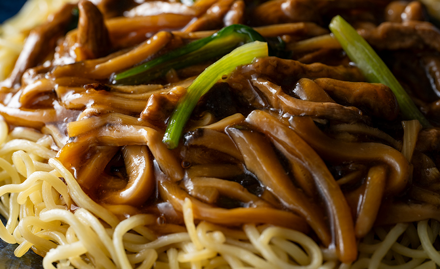 牛肉と青菜のコク旨あんかけ焼きそば